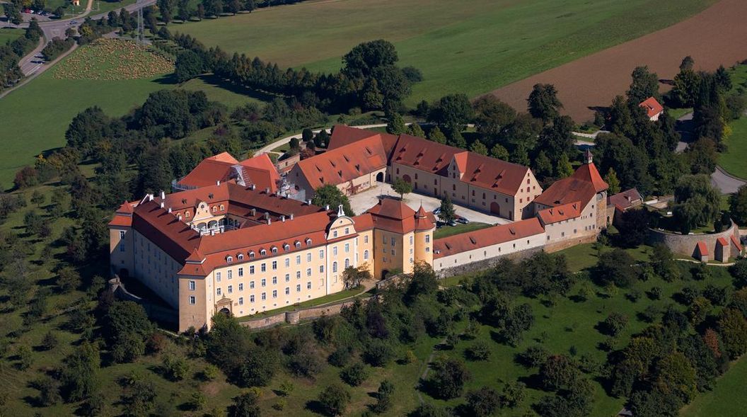 Luftansicht von Schloss ob Ellwangen